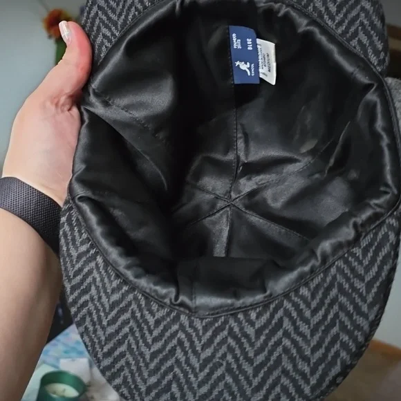 KANGOL Charcoal and Black Cap With Earflaps - Picture 3 of 4